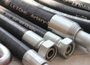 液压管用什么材料好?NBR、PTFE、不锈钢全维度性能对比与选型指南